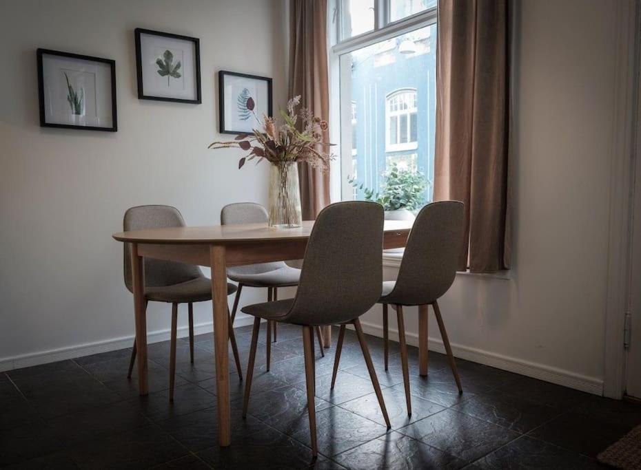 In The Heart Of Brosundet! Fully Equipped 3 Bed Room Ap Ålesund Buitenkant foto