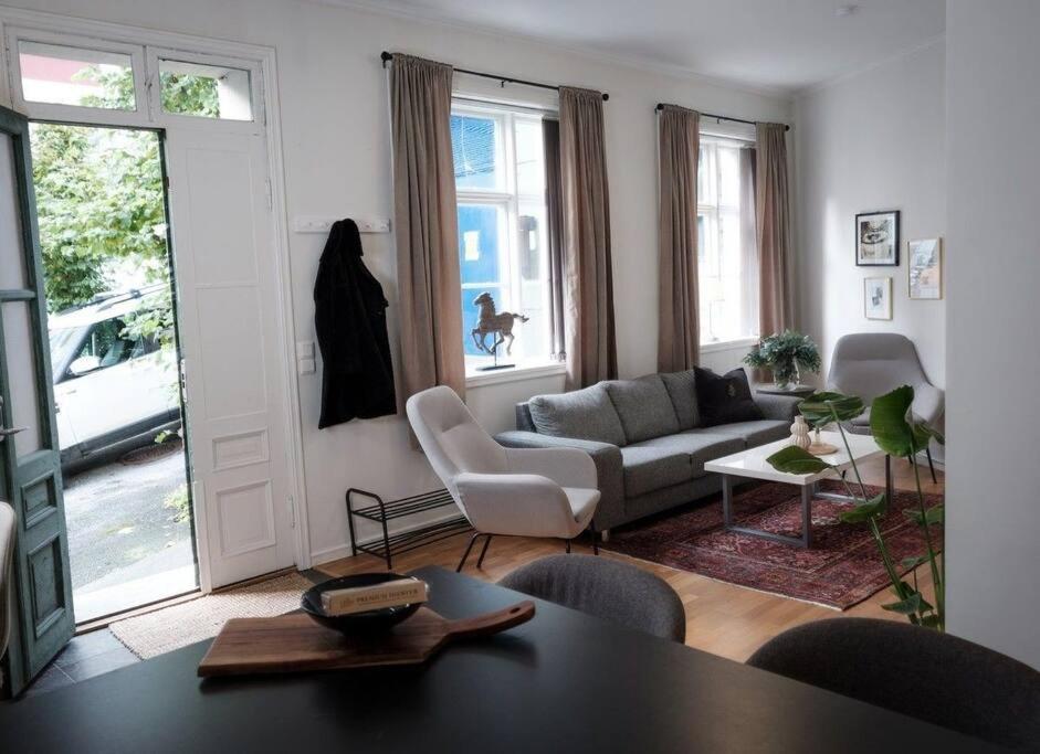 In The Heart Of Brosundet! Fully Equipped 3 Bed Room Ap Ålesund Buitenkant foto